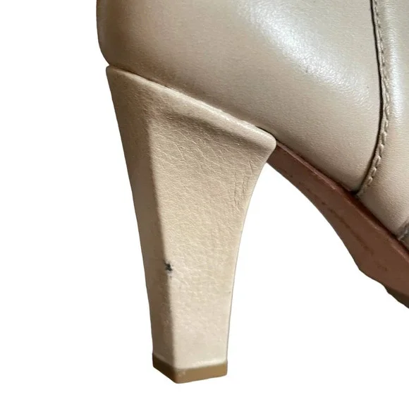NWOT Banana Republic Womens Leather Ankle Bootie Side Zip Size 6.5 Cream - Picture 7 of 11